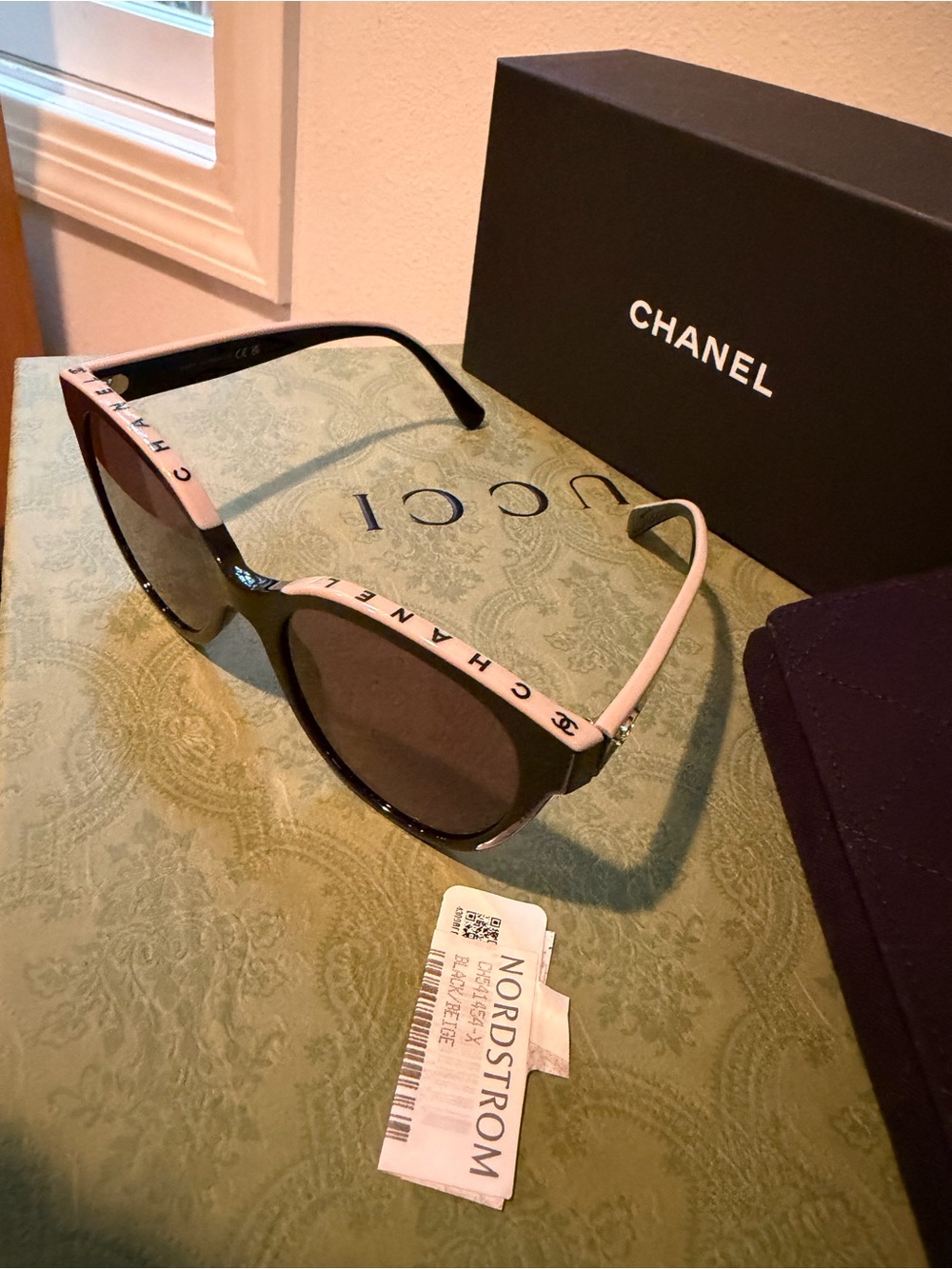 CHANEL Sunglasses - Picture 6 of 7